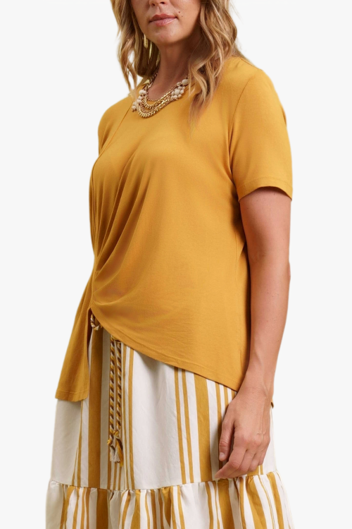 T-SHIRT CON DRAPPEGGIO