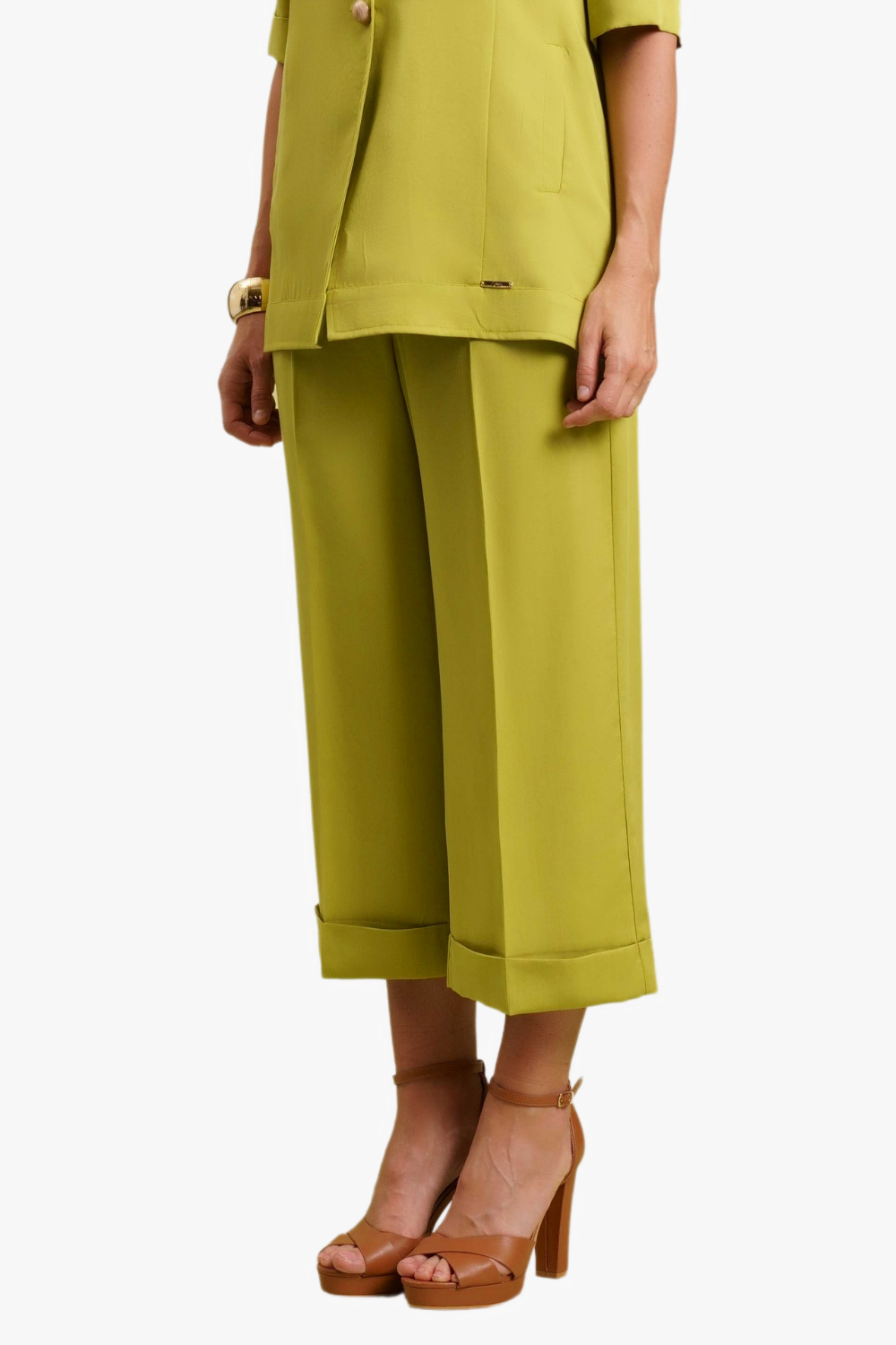 PANTALONE CON PIEGONE