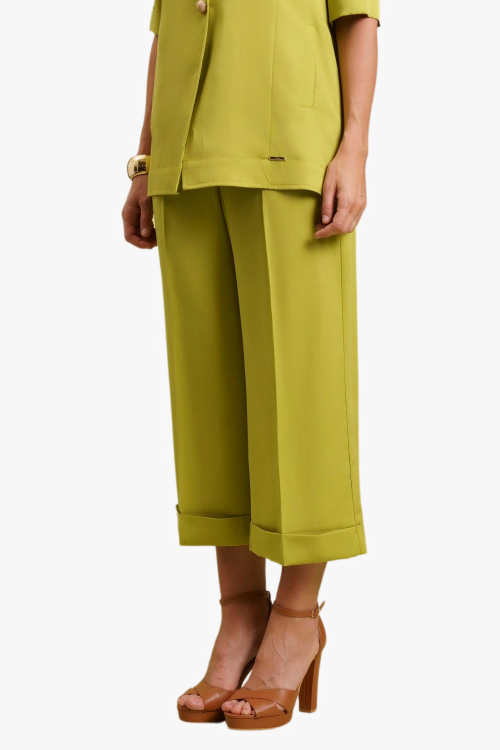 PANTALONE CON PIEGONE