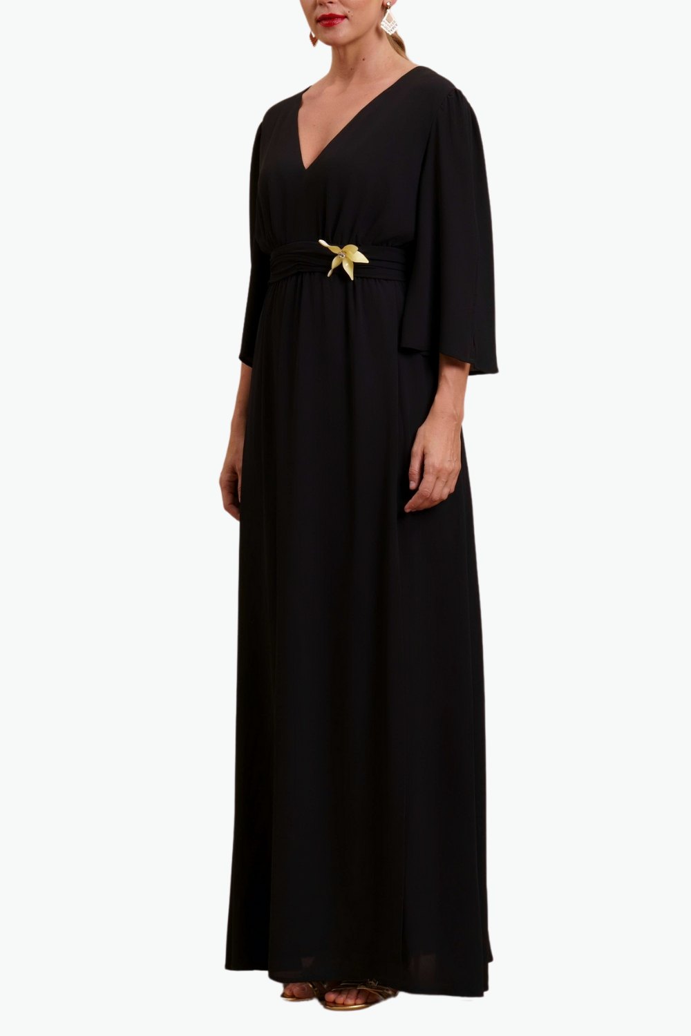 ABITO CON BASCHINA E MANICHE VOLANT