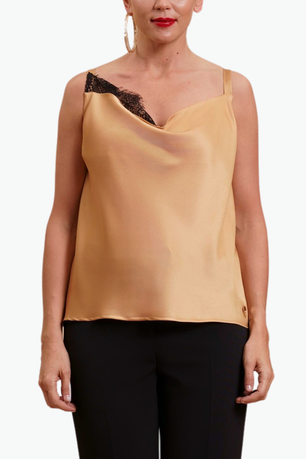 TOP CON INSERTO IN PIZZO