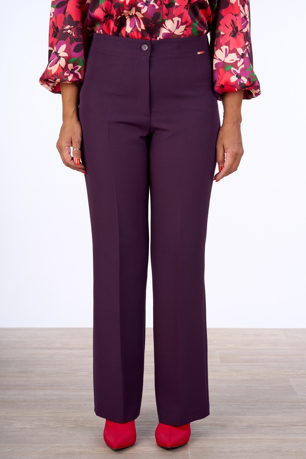 PANTALONE BASICO A ZAMPA