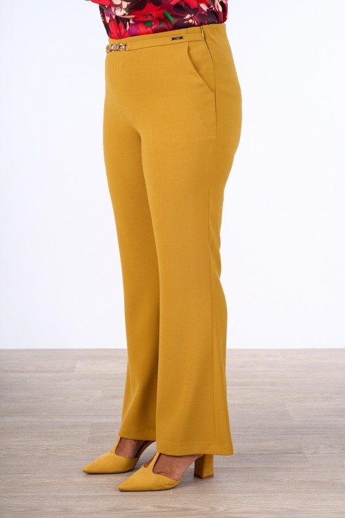 PANTALONE A ZAMPA E SPACCO POSTERIORE