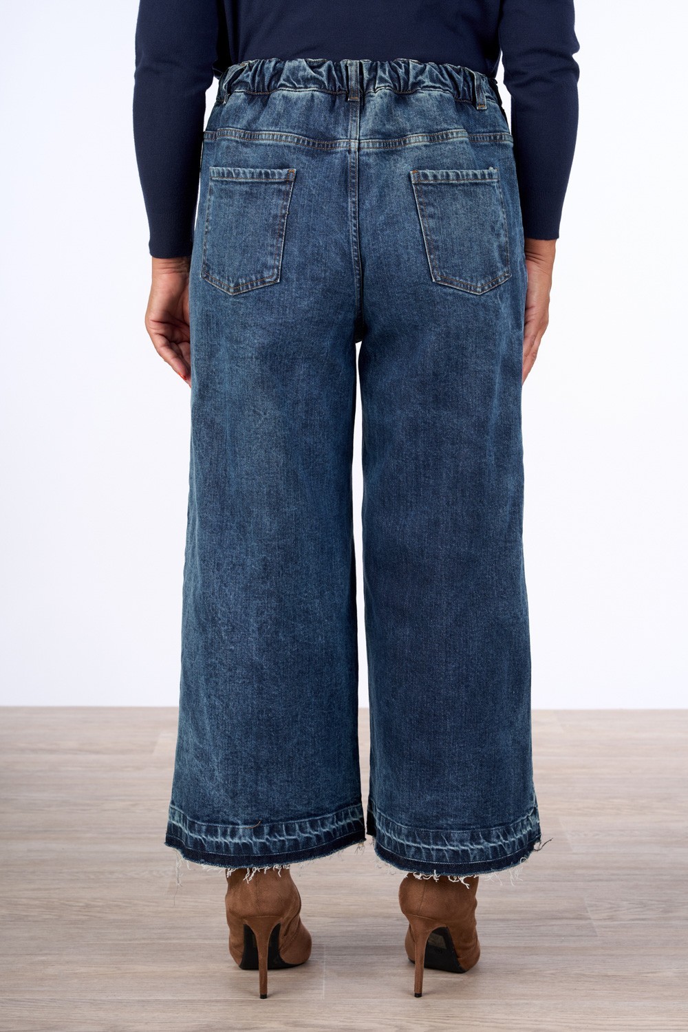 JEANS CULOTTE CON SFRANGIATURA