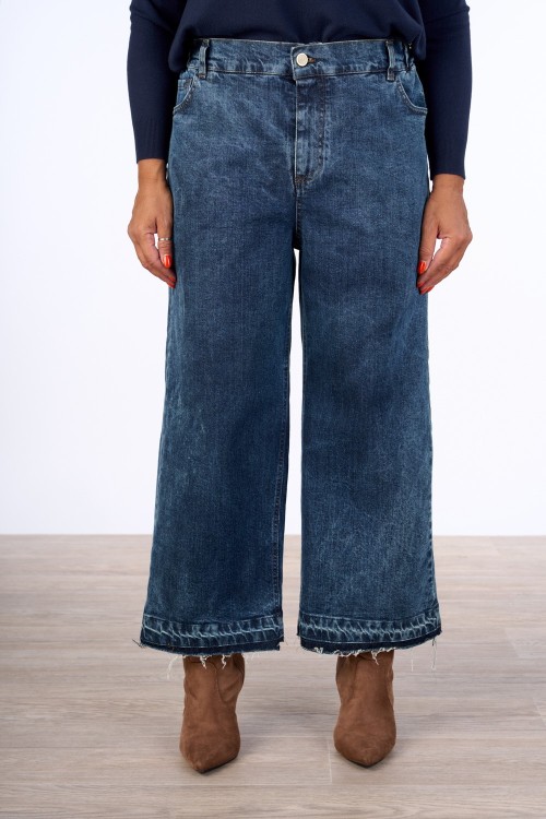 JEANS CULOTTE CON SFRANGIATURA