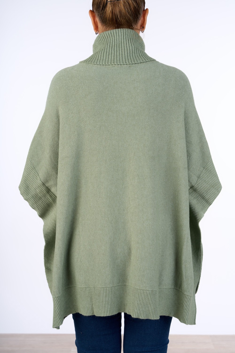 PULL CON MAXI COLLO E TASCHE