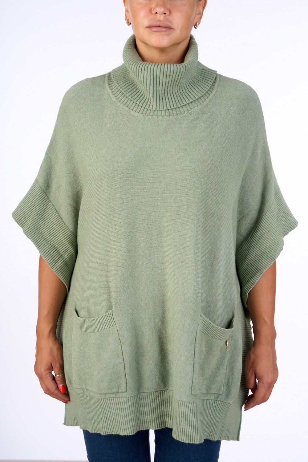 PULL CON MAXI COLLO E TASCHE