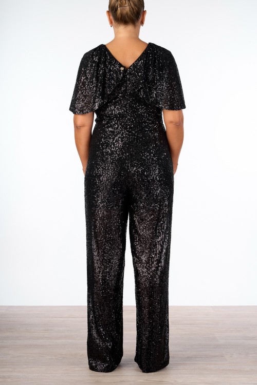 TUTA CON MANICHE A CAPPETTA