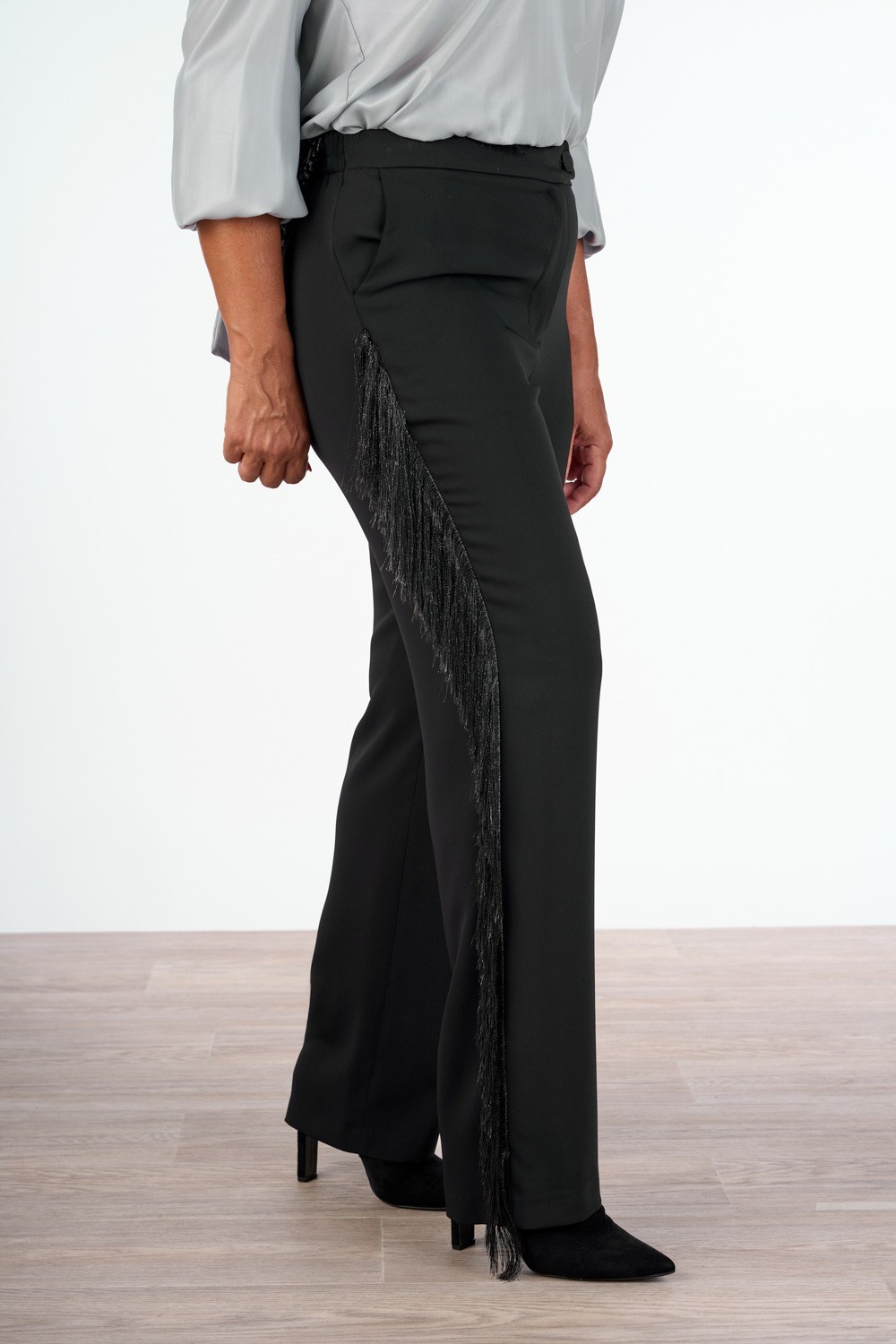 PANTALONE CON FRANGE