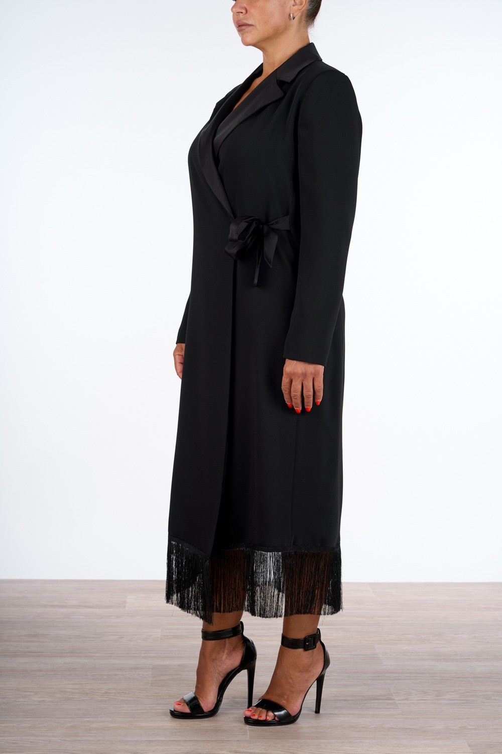 ABITO A PORTAFOGLIO CON FRANGE