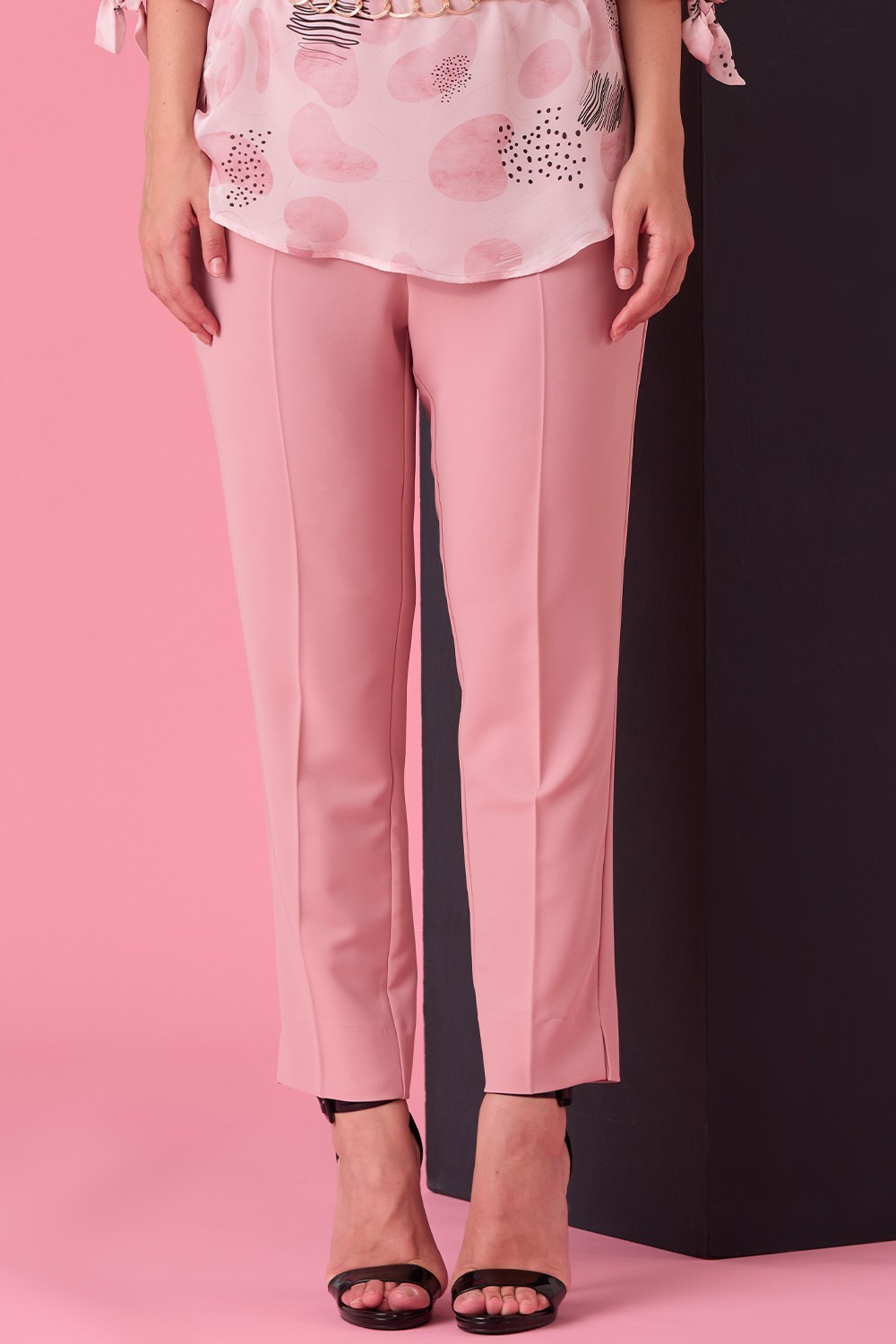 PANTALONE STRETTO CON SPACCHETTI